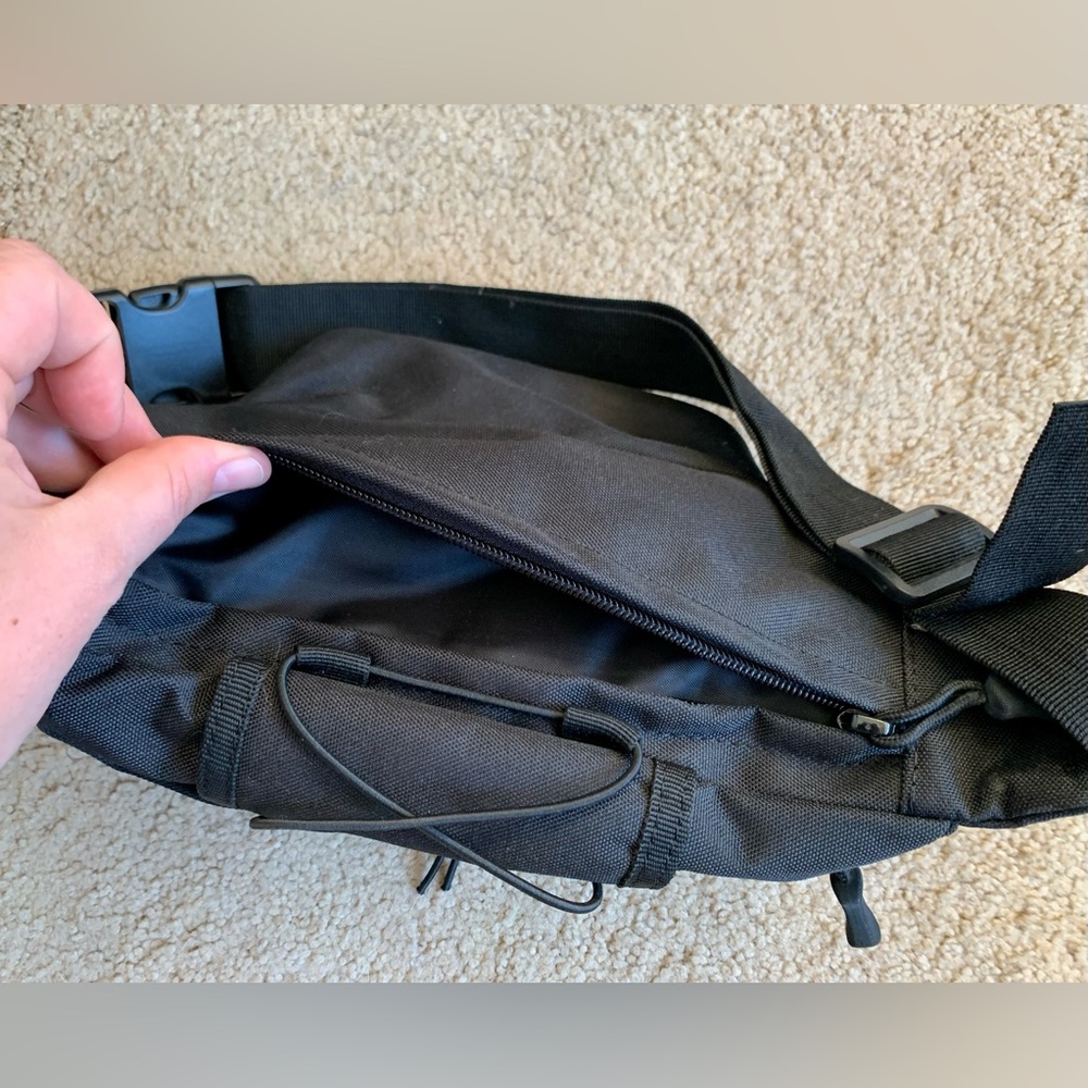 MONTA Street Soccer Men’s Black Cross Body Waist Bag Adjustable NWOT - Picture 6 of 10